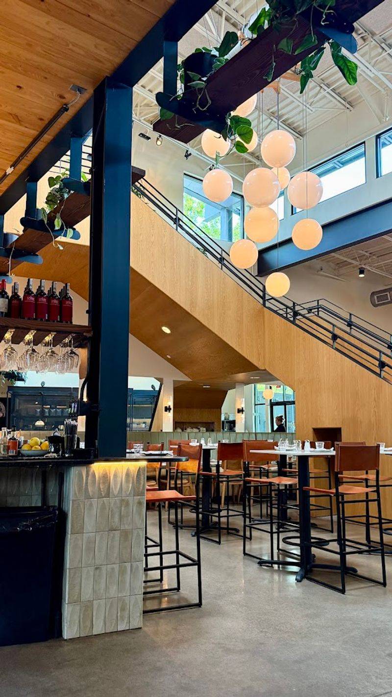 A Neighborhood Spot With Genuine Atmosphere