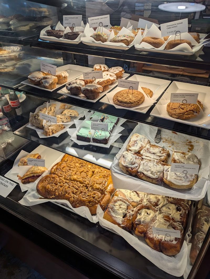 Small-Batch Baking That Keeps Everything Fresh