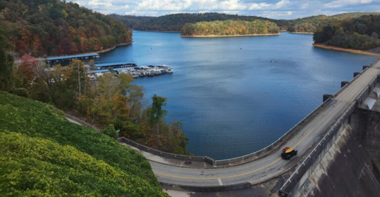The Clearest And Bluest Lake In Tennessee Is Almost Too Pretty To Be Real