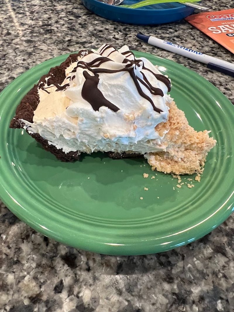 The Chocolate Cream Pie That Keeps People Coming Back