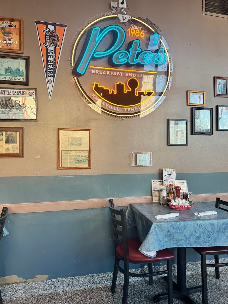 Pete's Restaurant & Coffee Shop