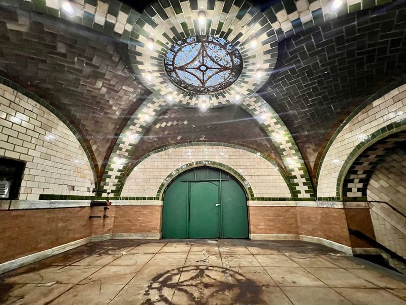 City Hall Subway Station (Abandoned) — Manhattan