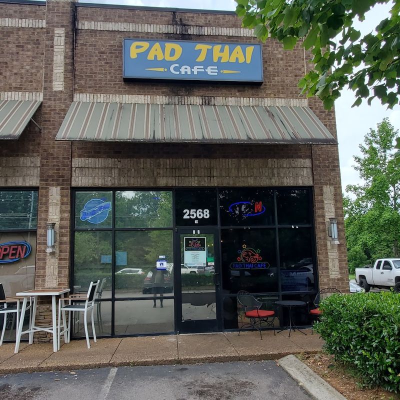 A Strip-Mall Location That Defies Expectations