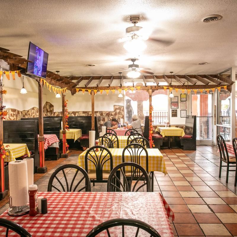 Burgers At Chubby's Hold Their Own Against The Tenderloin