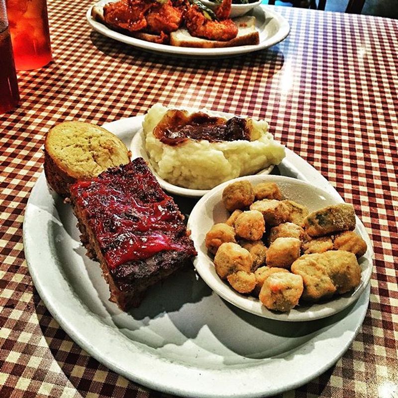 Oxtails And Meatloaf For The Comfort Food Faithful