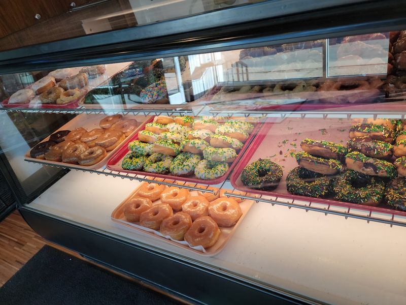 The Classic Glazed Donuts That Keep Locals Coming Back