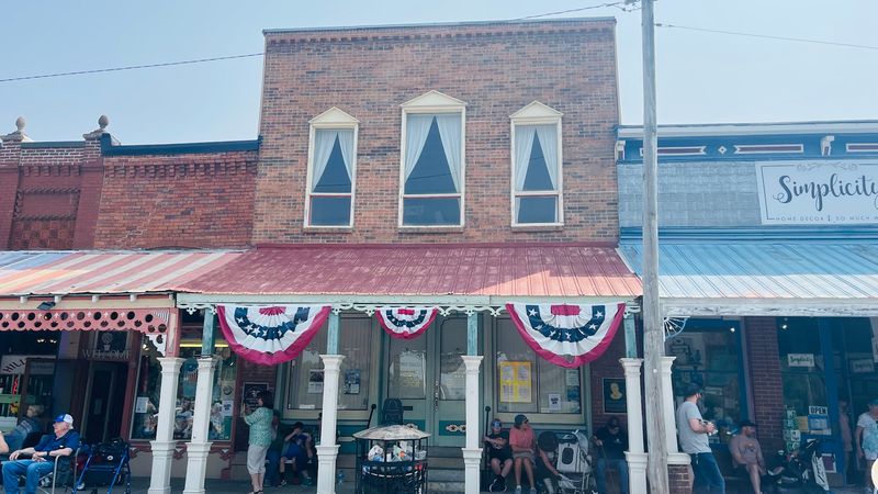 Antique Shops That Reward Patience And Curiosity