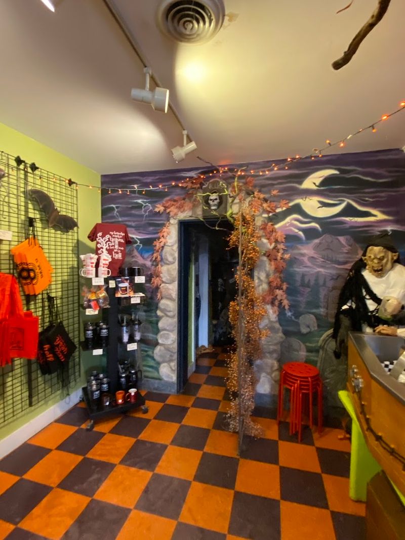 A Quirky Roadside Stop That Feels Like A Mini Theme Park