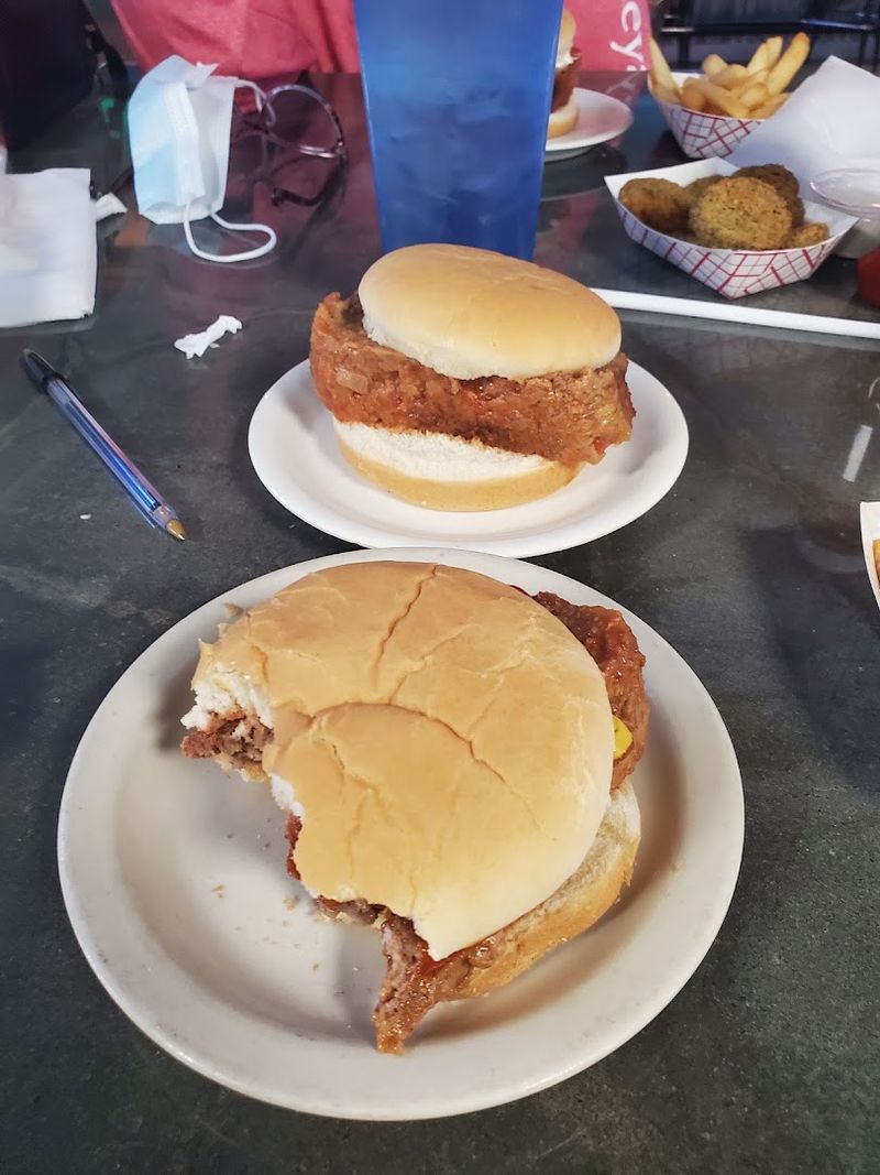 Why Food Lovers Still Seek Out Old-School Diners Like This One