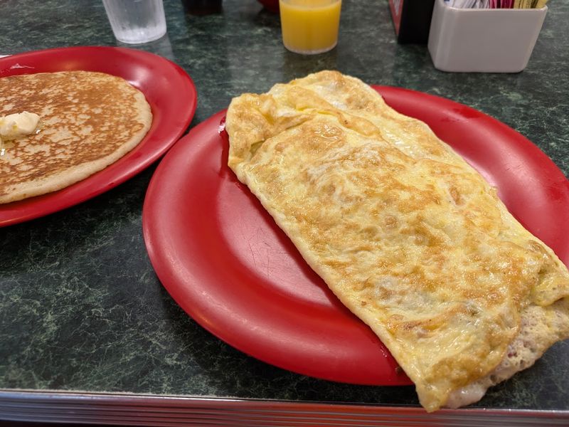 The Omelet Legacy That Keeps Locals Coming Back