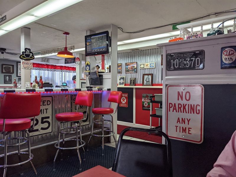 A Hot Bar That Gives Diners Real Options