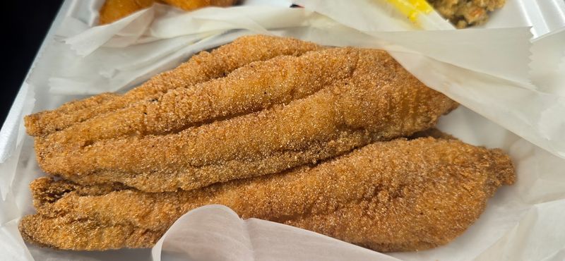 Fried Catfish That Keeps Customers Talking Long After The Meal