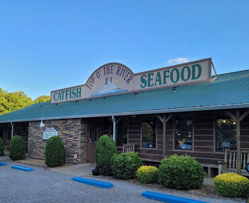 A Landmark Seafood Spot Deep In Rural Tennessee