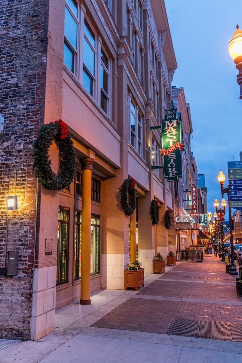 Downtown Knoxville Location Makes It Easy To Plan Around