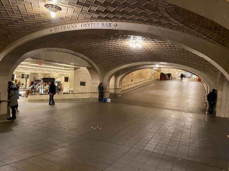 The Whispering Gallery (Grand Central Terminal, Manhattan)