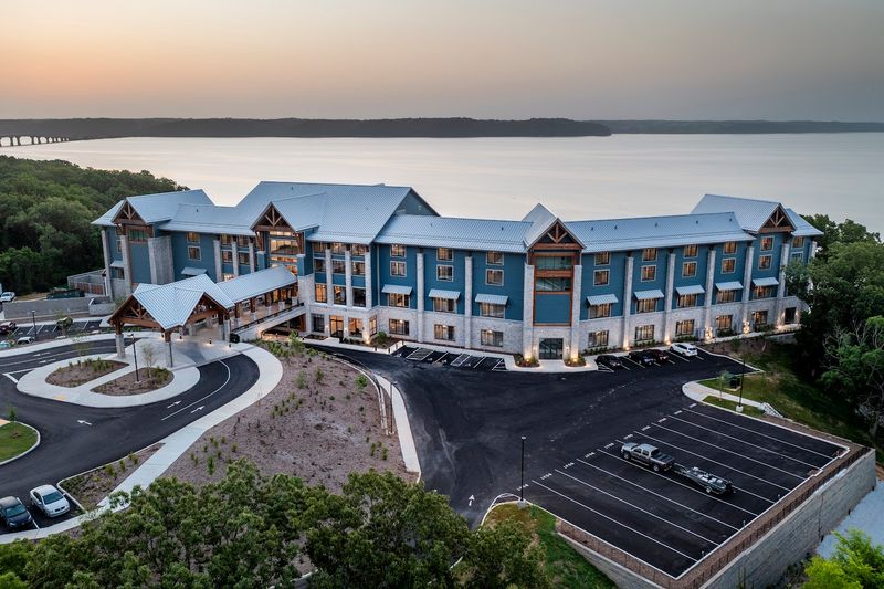 The Restaurant At Paris Landing State Park Lodge, Buchanan