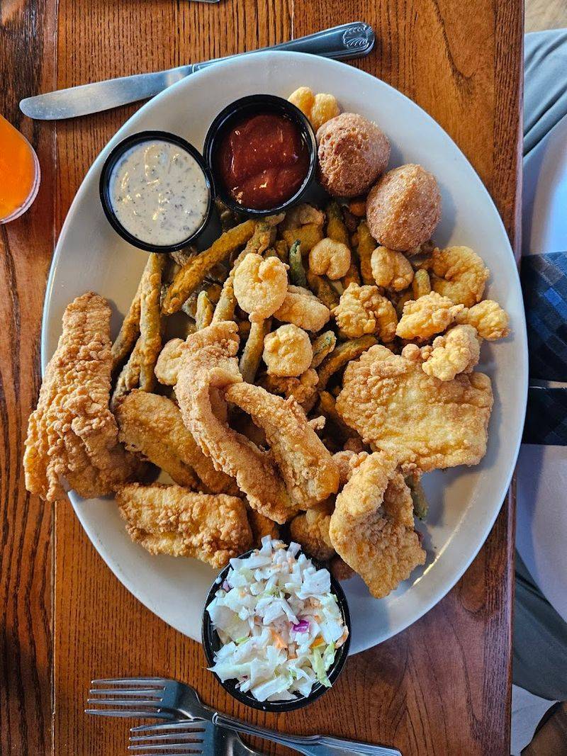 Southern-Style Seafood That Keeps Locals Coming Back