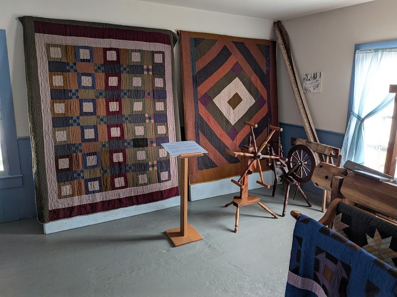 Amish Women's Roles: A Balance Of Tradition And Empowerment