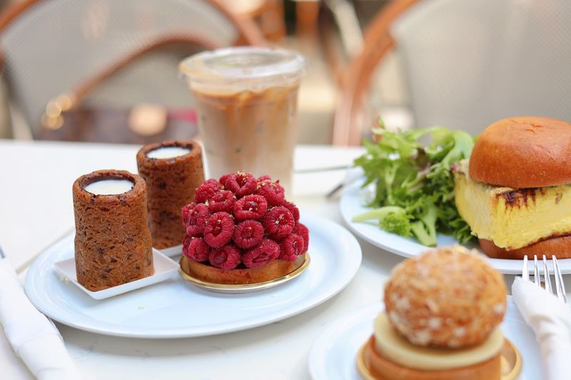 The Atmosphere: A Little Garden In The Middle Of Manhattan