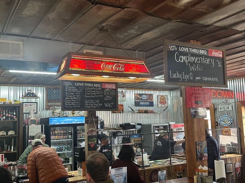 Wardlaw's Lucky Eye Q: A Hidden BBQ Gem
