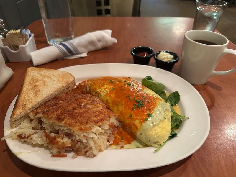 Breakfast And Brunch Draw Big Weekend Crowds