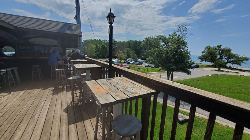 Castaways Waterfront Restaurant (Angola)