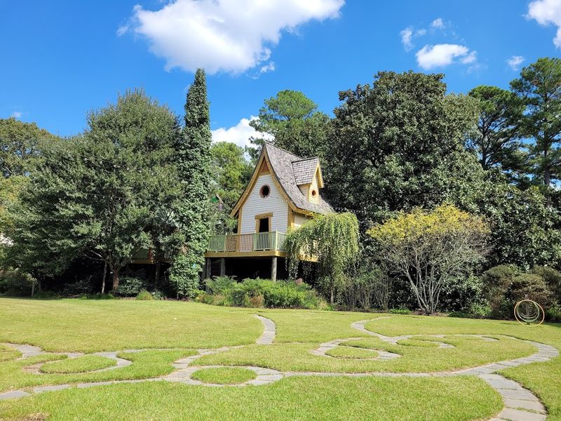 Picnic-Friendly Grounds Make It A Perfect Day Out