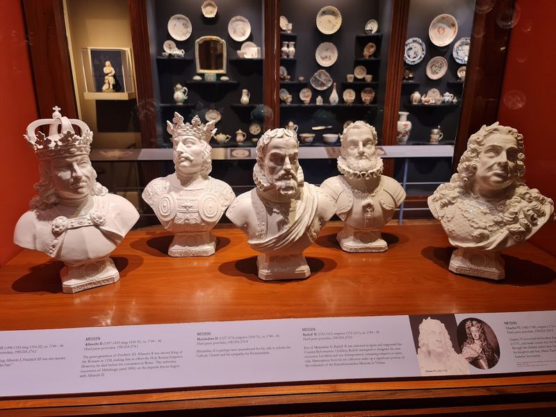 An Impressive Porcelain Collection That Surprises Almost Everyone