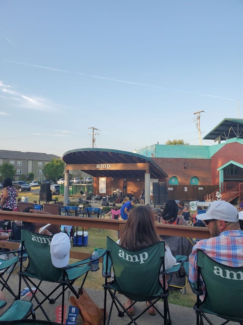 Live Music And The Atmosphere That Keeps People Lingering