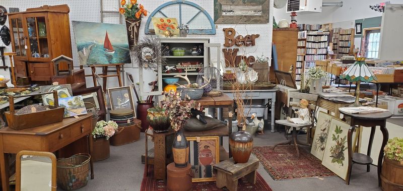 Antique World And Flea Market