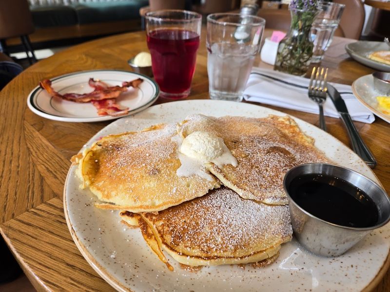 The Coastal Italian Brunch Menu That Starts At 7 AM