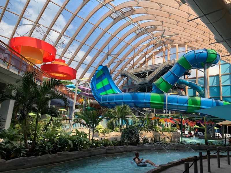 New York's Largest Indoor Waterpark Is Genuinely Worth The Title
