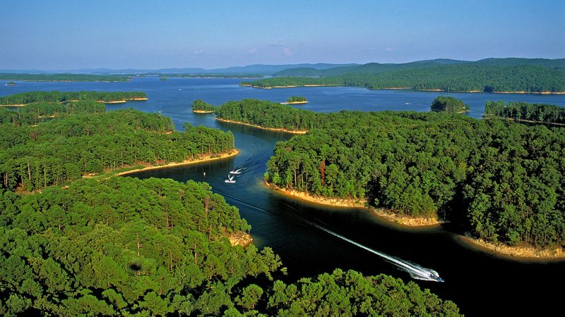 One Of The Largest Lakes Entirely Within Arkansas