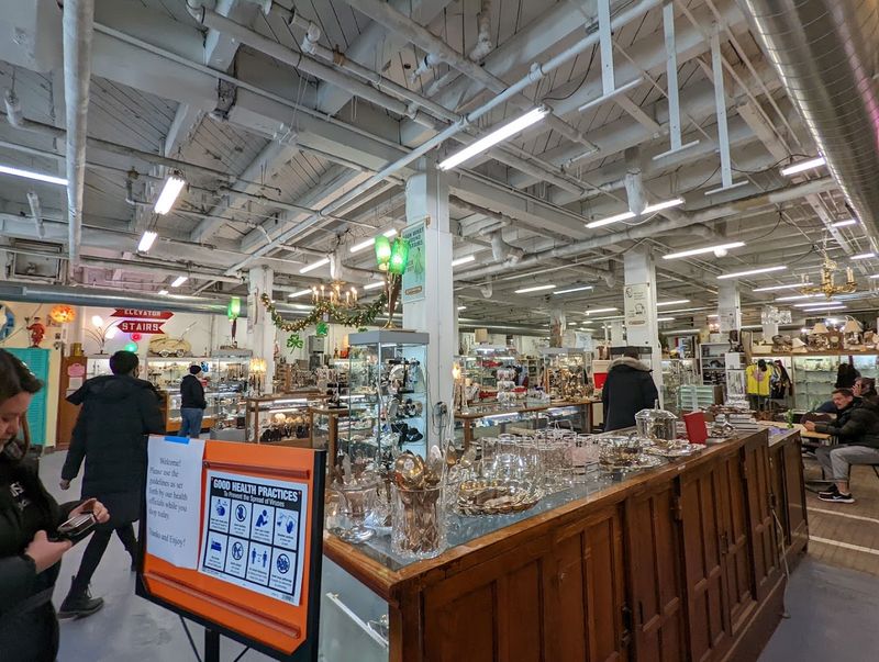 Hundreds Of Vendors Under One Roof