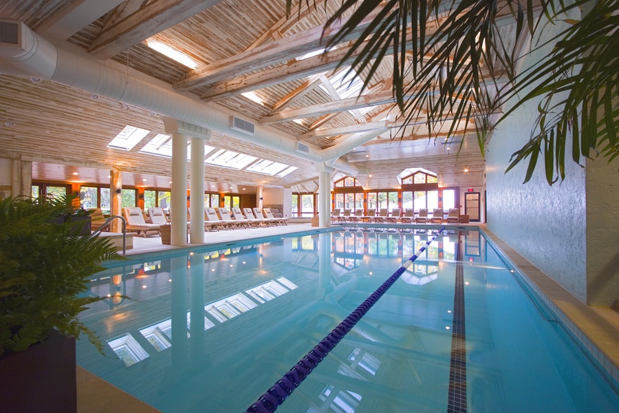 Indoor pool at Top Notch Resort