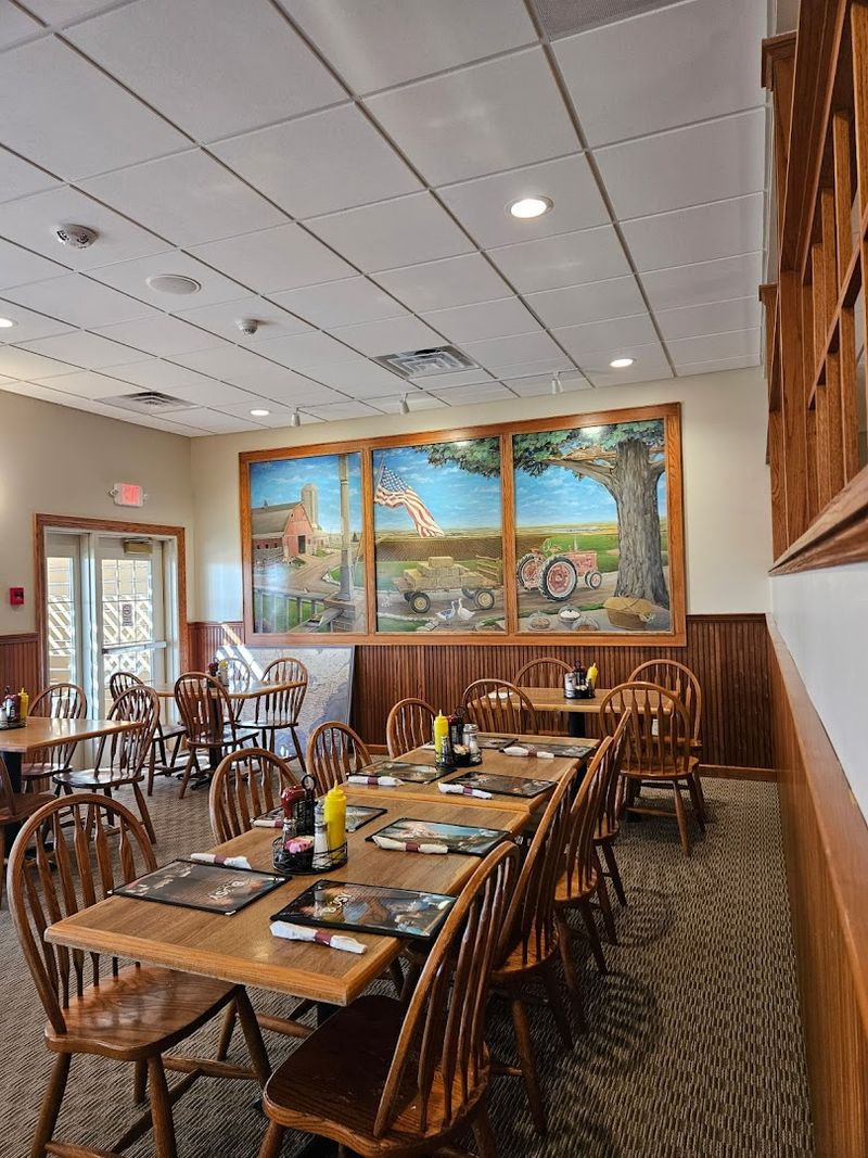 The Dining Room Keeps A Warm Small-Town Feel