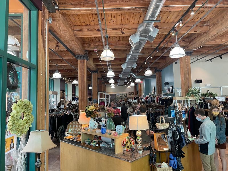 Retique Store (Milwaukee)