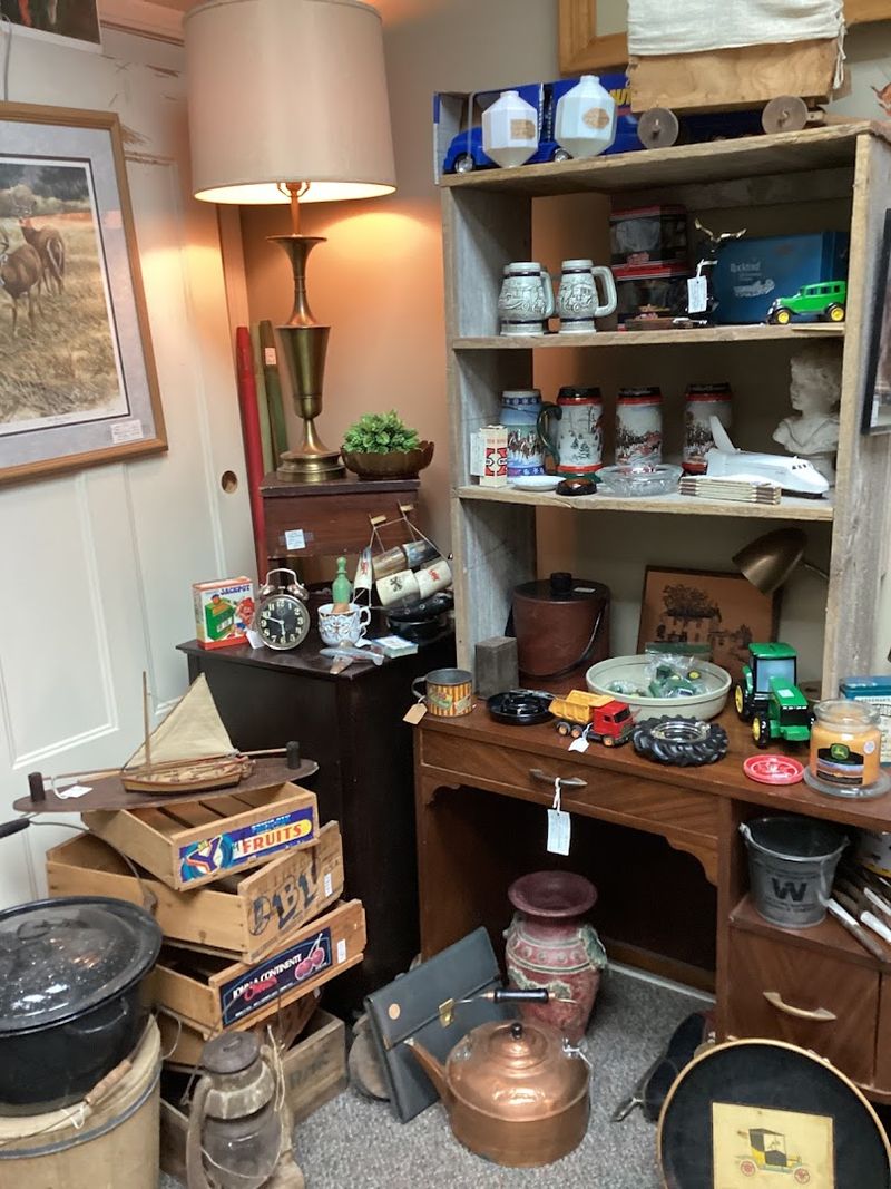 Windmill Antiques & Co.