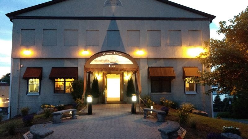 Harbor House Inn — Sackets Harbor