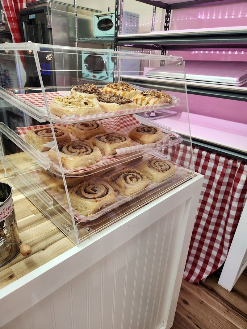 Olga's Yodel Cinnamon Rolls, Gatlinburg