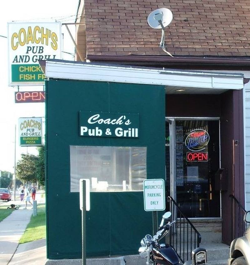 Coach's Pub & Grill (Milwaukee)