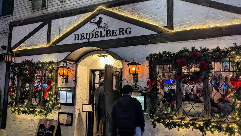 Holding Onto Warmth Between Bites