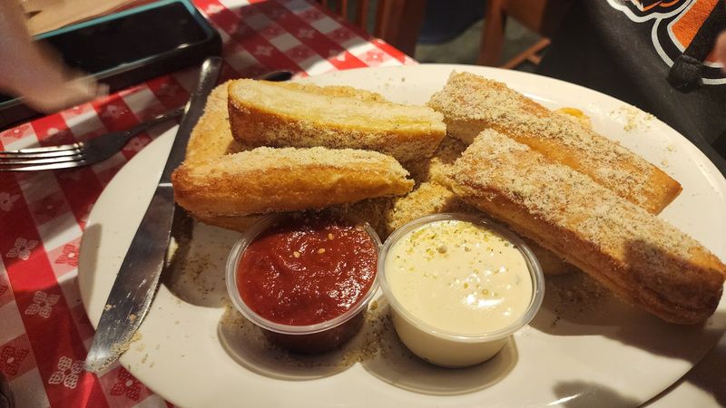 How This Pizza Hut Survived The Modern Change