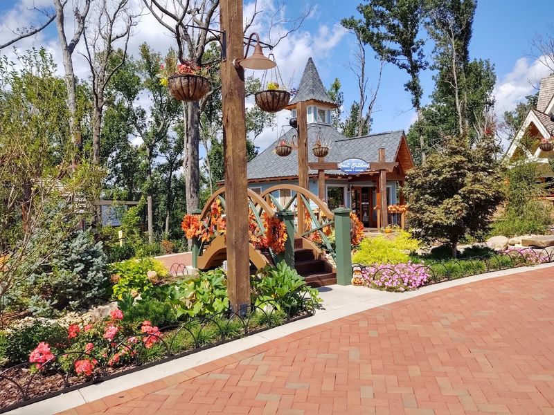 Food Stands And Restaurants That Feed Every Kind Of Appetite