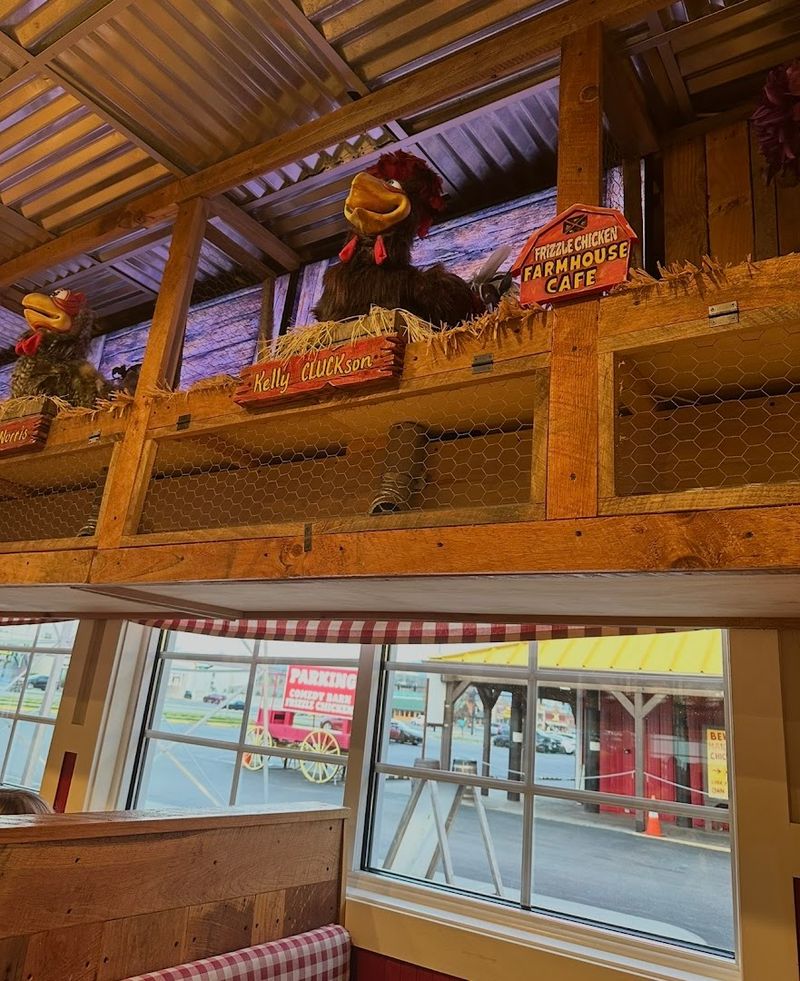 Frizzle Chicken Farmhouse Café, Pigeon Forge