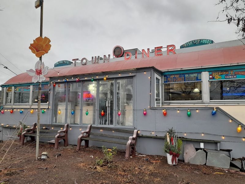 Deluxe Town Diner, Watertown