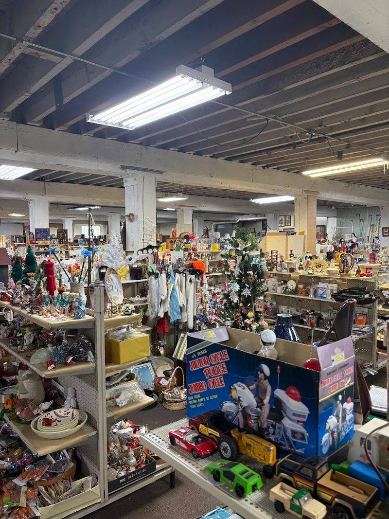 Columbus Antique Mall (Columbus)