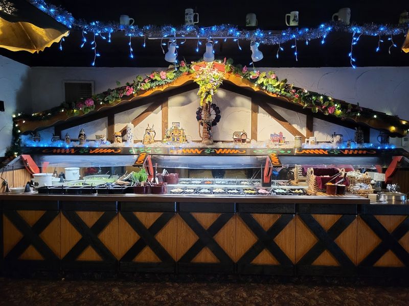 The Sunday Brunch Buffet That Keeps People Coming Back