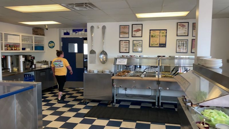 Blue And White Restaurant: Where US-61 Gets Delicious