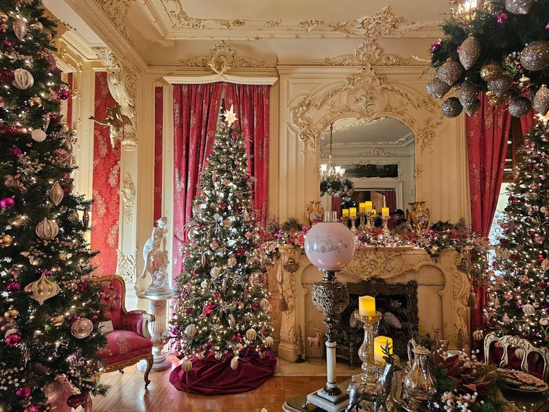 Seasonal Displays And Events That Change The Experience